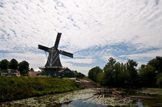Windmill 'Bolwerksmolen' in Deventer (Overijssel)