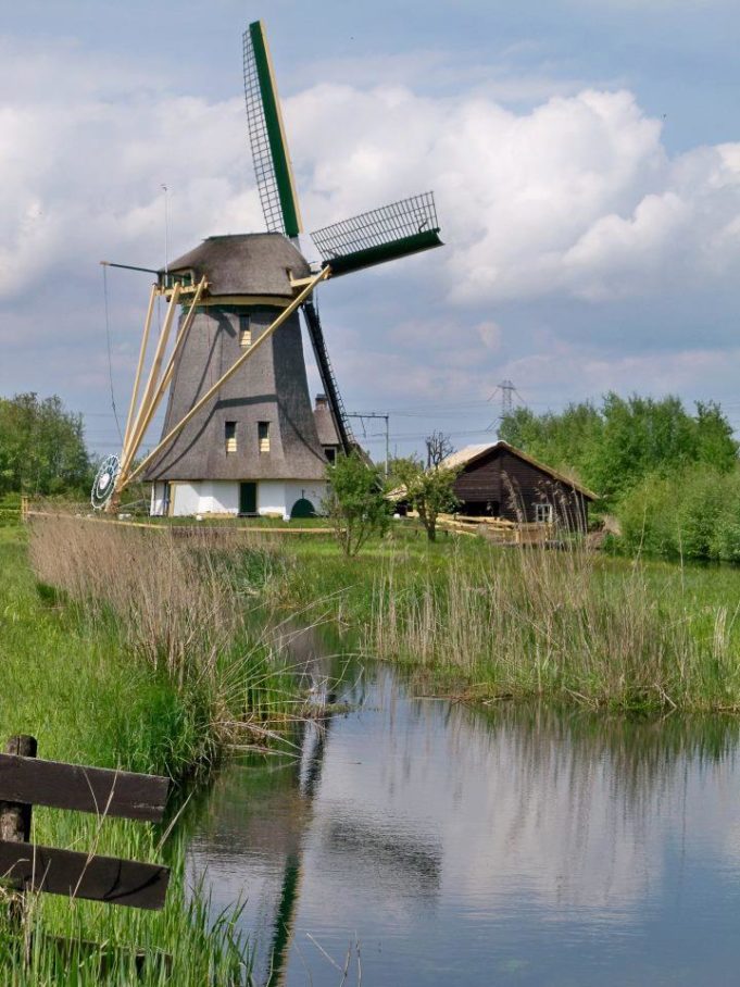 Windmill 'De Onrust' in Muiderberg (North Holland)