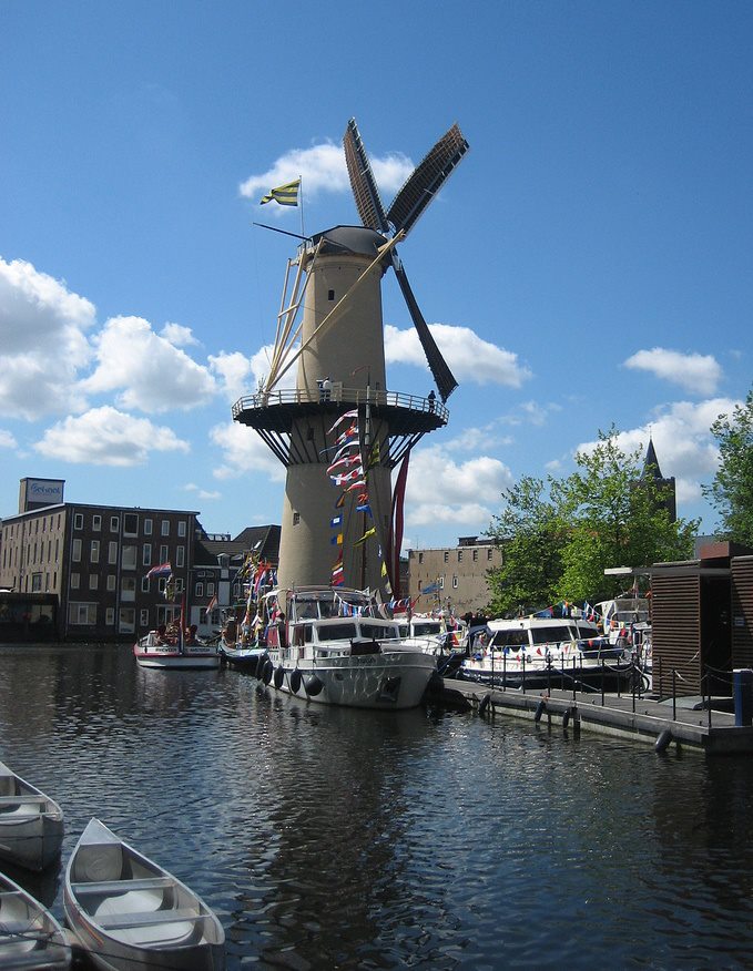 Windmill 'The Camel' in Schiedam (South Holland)