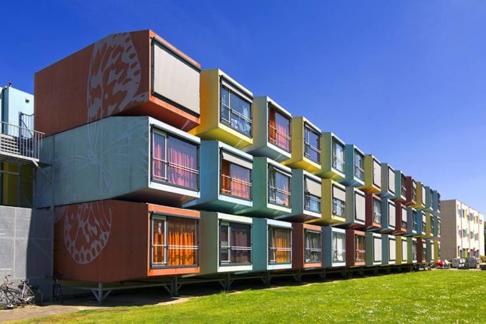 Did you know that due to the shortage of student accommodation in the Netherlands, fully self-contained shipping containers have been installed at several university cities? Each unit has its own kitchenette, toilet and tiny bathroom.
