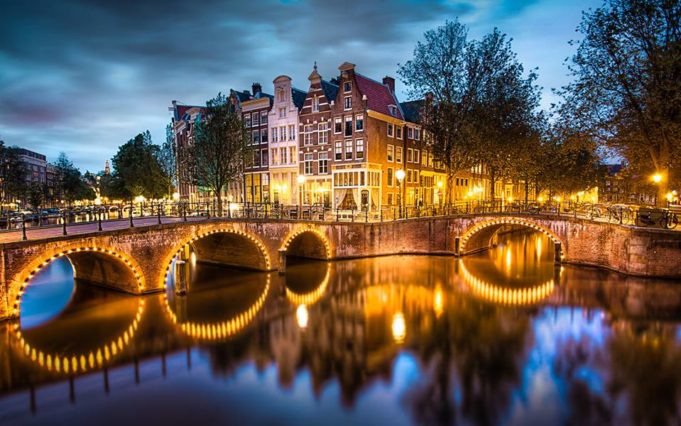 Did you know that there are more Amsterdams than just the Dutch capital? Other Amsterdams can be found in i.a. South Africa, Canada, New York, California, Pennsylvania, Texas, Missouri and Virginia.