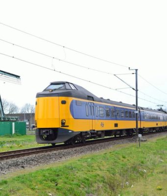 Boekenweekgeschenk: Buy a book and ride the train for free on 18 March 2018