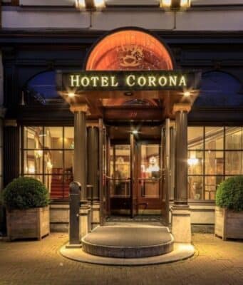 Did you know that Hotel Corona is the oldest four-star hotel in The Hague? It is located right in the middle of the lively city center, on the Buitenhof square.